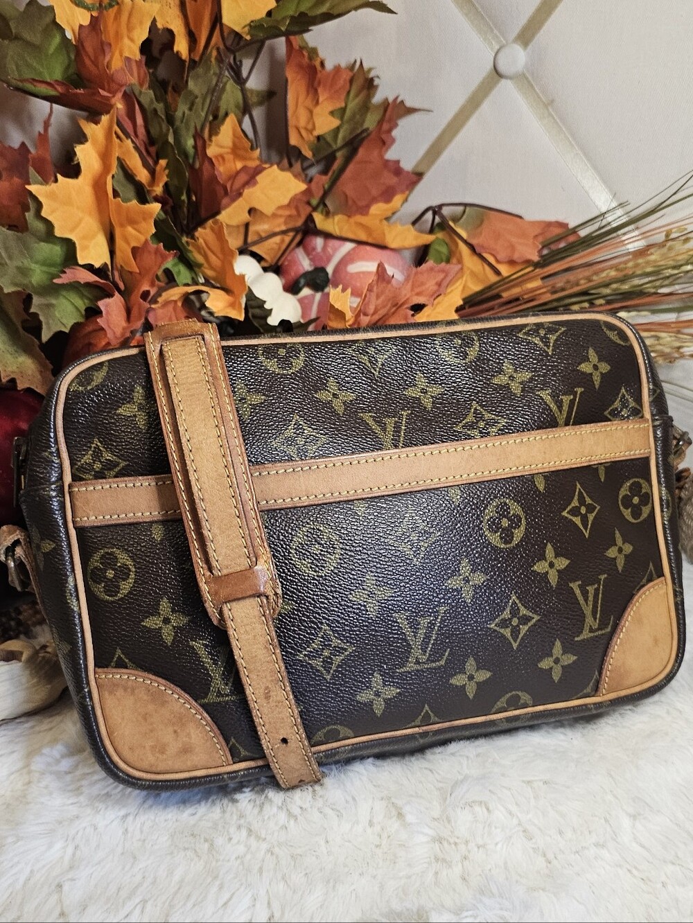 Louis Vuitton Monogram Trocadero 27 Crossbofy Bag With COA.